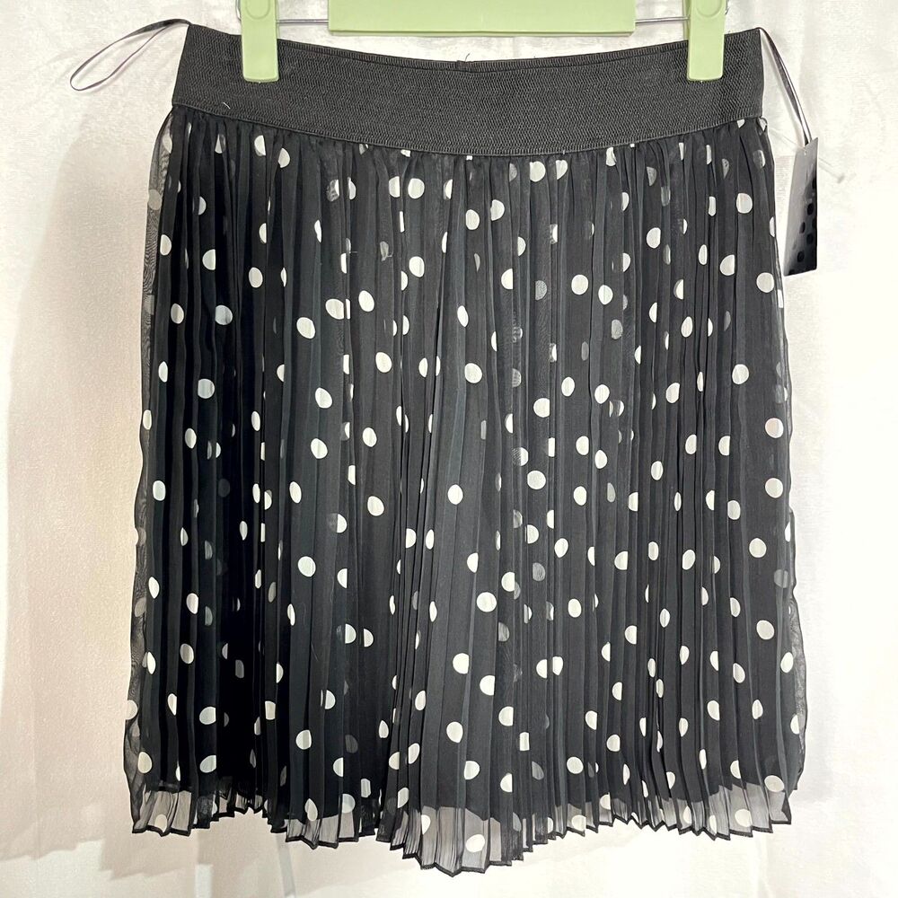 NWT Nue Options Black and White Polka dot skirt Size 8‎ Womens